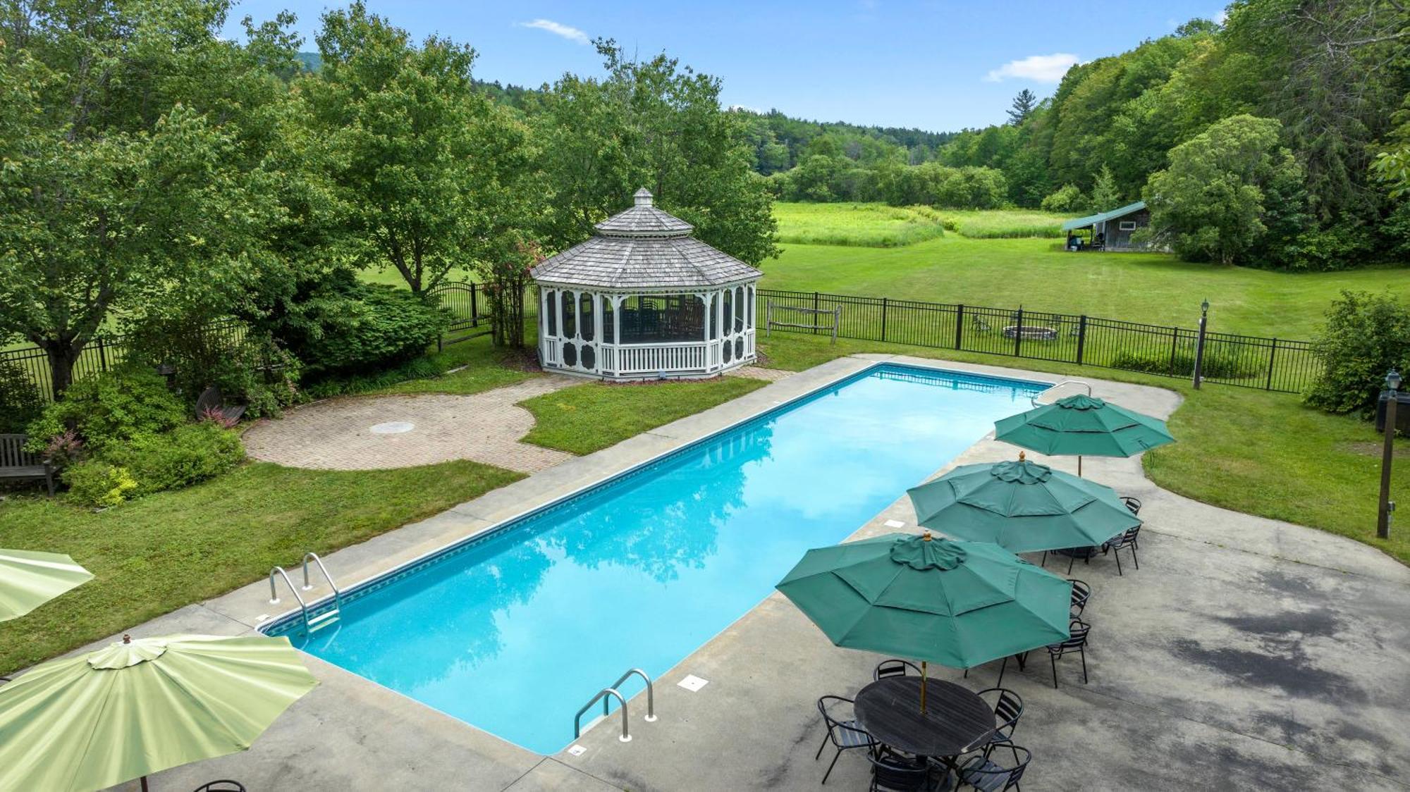 Mountaineer Inn West Dover Exteriér fotografie