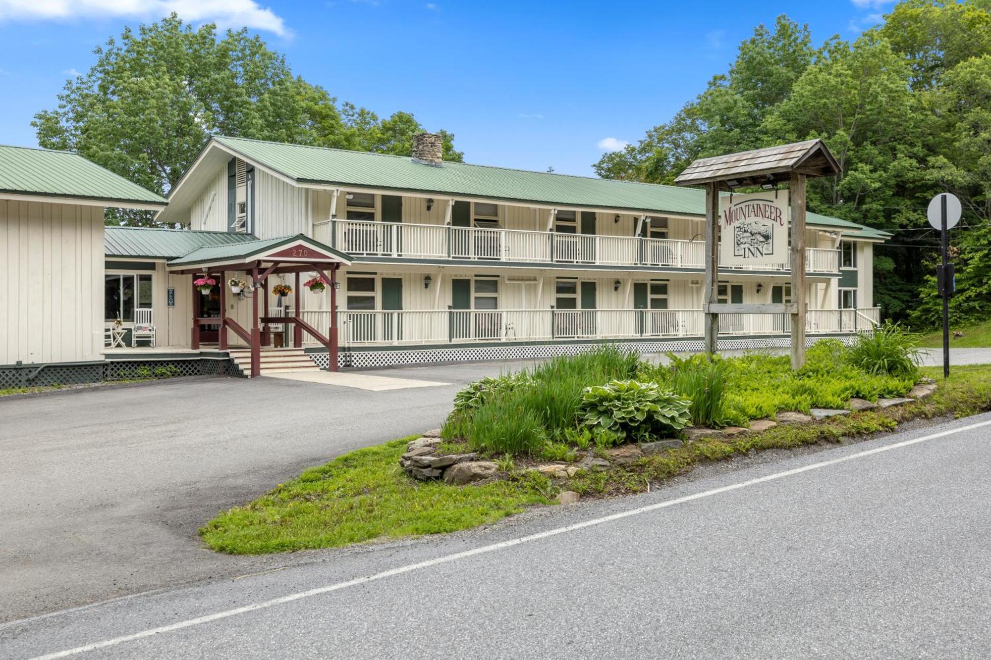 Mountaineer Inn West Dover Exteriér fotografie